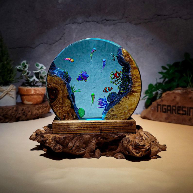 Resin Art Light - مصباح طاولة من الراتنج بتصميم حيوانات