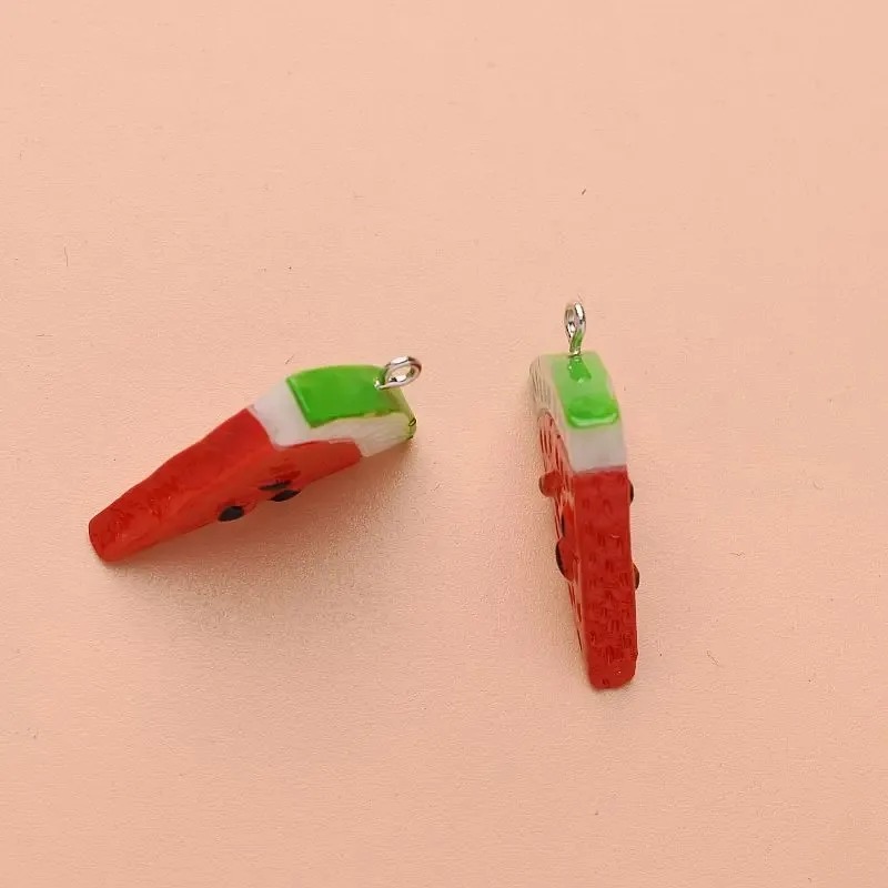 10 قطع من الحلي الراتنجية على  - مراجعة Resin Art Jewellery Kit وسعره