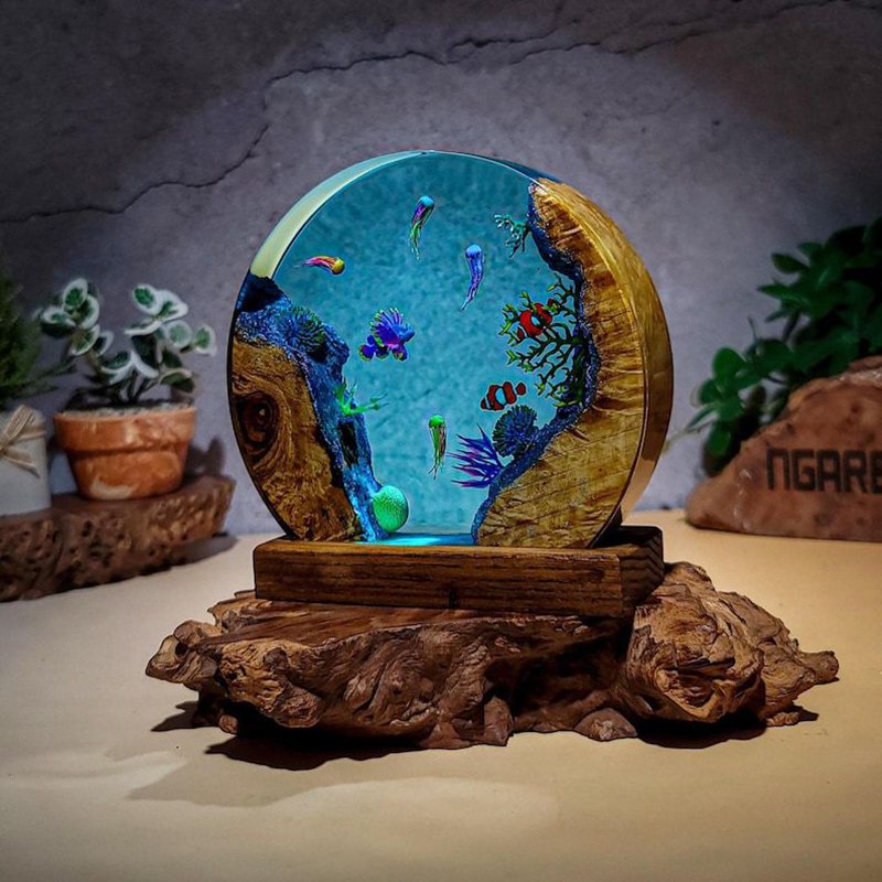 مصباح طاولة من الراتنج بتصميم  - مراجعة Resin Art Light وسعره