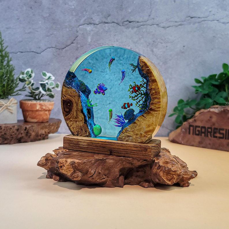مصباح طاولة من الراتنج بتصميم  - مراجعة Resin Art Light وسعره